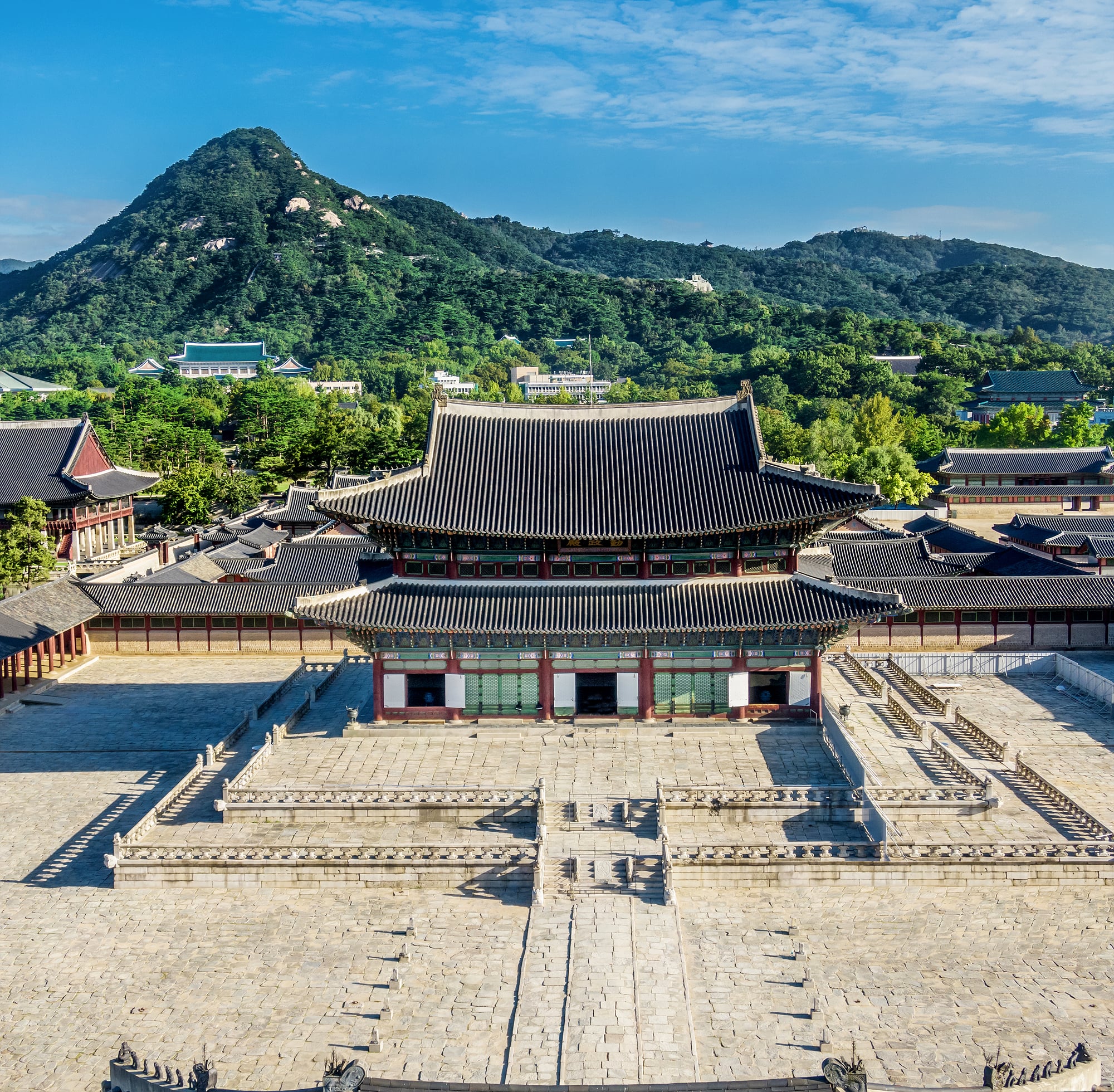 Geunjeongmun Gate and Geunjeongjeon Hall