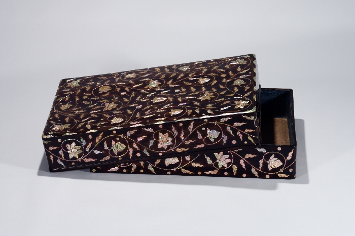 나전 칠 연꽃 넝쿨무늬 옷상자