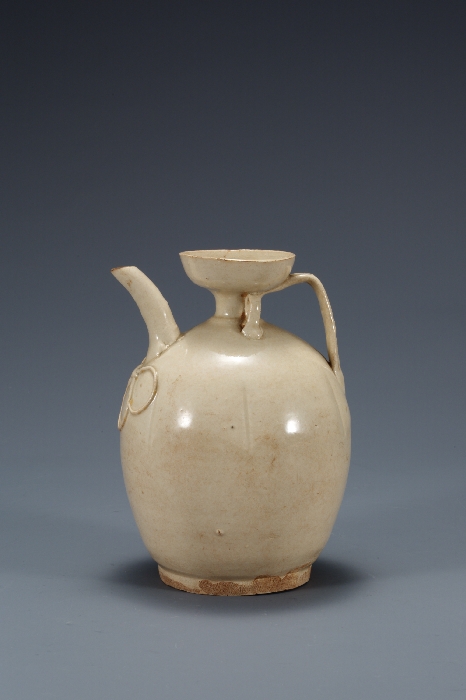 청화백자 꽃과일무늬 주전자