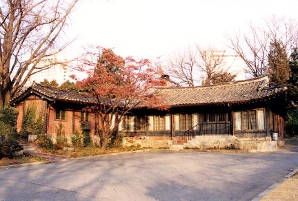 Former U.S. Legation / Habib House Context